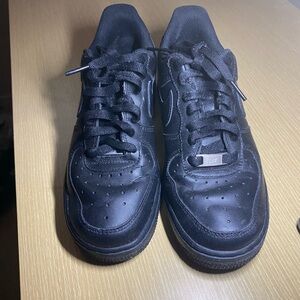Nike Men's Classic Black Sneakers